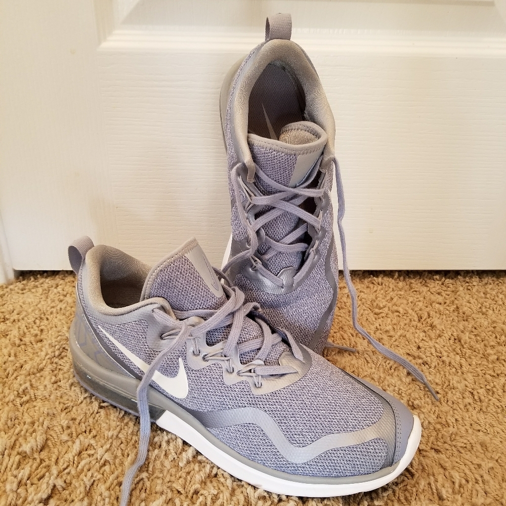 Women's Nike Airmax size 8.5